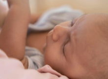 cabeza bebe lactante